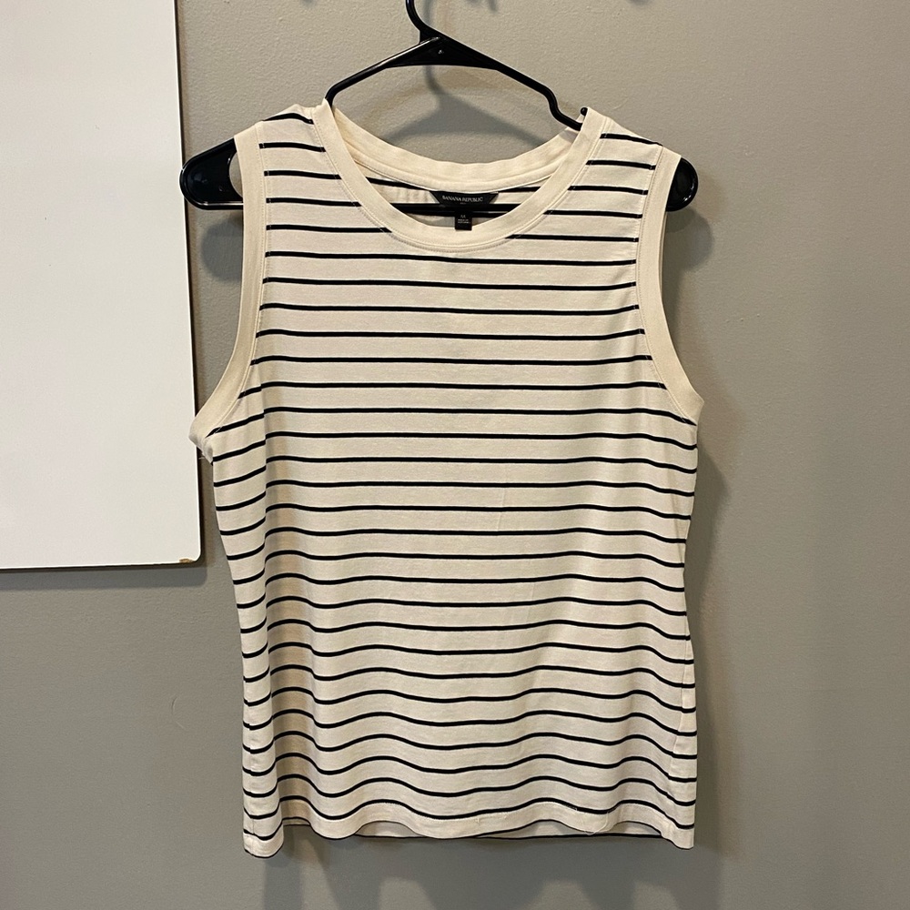 Banana Republic Cream and Black Striped Sleeveless Blouse Size Medium